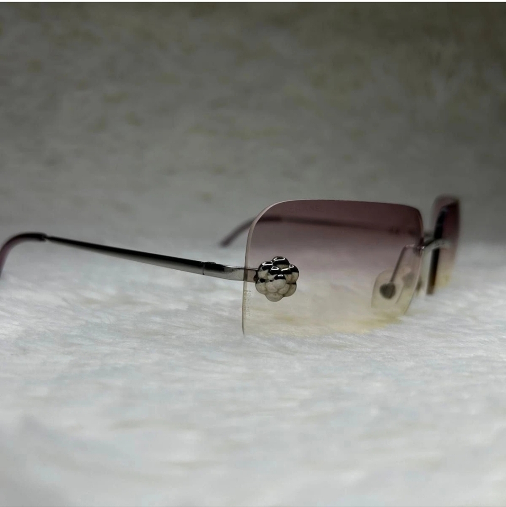 Chanel Gradient Camellia Rimless Sunglasses With COA - Picture 3 of 11